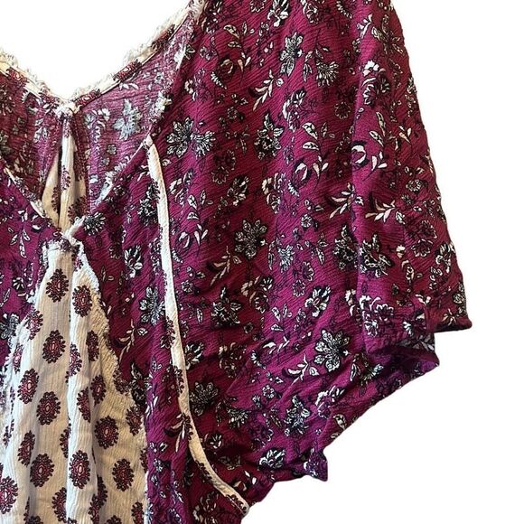 Altar'd State Floral Tops‎ size large - Picture 3 of 5